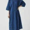 Abito in cotone a righe stile canovaccio Abito in cotone a righe stile canovaccio
