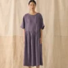 Abito in lino leggero con vita arricciata Abito in lino leggero con vita arricciata