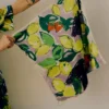 Bandana in cotone e seta con disegno di frutta Bandana in cotone e seta con disegno di frutta