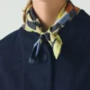 Bandana in seta con natura morta astratta