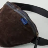 Borsa a tracolla grande in pelle scamosciata Bleu De Chauffe Borsa a tracolla grande in pelle scamosciata Bleu De Chauffe
