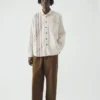 Camicia in cotone ricamata a punto croce Camicia in cotone ricamata a punto croce