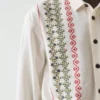 Camicia in cotone ricamata a punto croce Camicia in cotone ricamata a punto croce