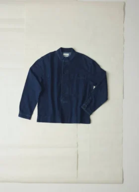 Camicia in denim con colletto alla coreana e mezza abbottonatura