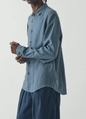 Camicia in lino con bottone ad anello