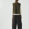 Canotta in lana e cashmere con scollo a V Canotta in lana e cashmere con scollo a V