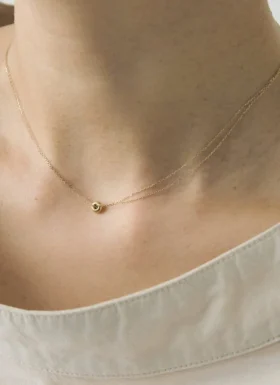 Collana con perla d’oro di Helena Rohner