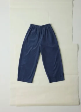 Pantaloni a zampa in velluto a coste biologico