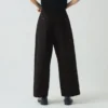 Pantaloni con pieghe sul davanti in cotone e lana a spina di pesce Pantaloni con pieghe sul davanti in cotone e lana a spina di pesce