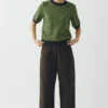 Pantaloni in cotone tinto in capo con pieghe sul davanti Pantaloni in cotone tinto in capo con pieghe sul davanti