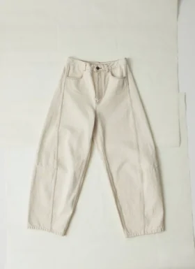 pantaloni in denim con cuciture scultoree 1 280x385 - Pantaloni in denim con cuciture scultoree