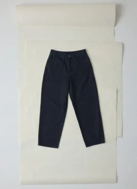 Pantaloni in denim indaco affusolati