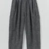Pantaloni in lino e cotone con tasche applicate Pantaloni in lino e cotone con tasche applicate