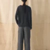 Pantaloni in lino e cotone con tasche applicate Pantaloni in lino e cotone con tasche applicate