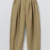 Pantaloni in misto cotone e lino a righe con pieghe sul davanti