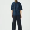 T-shirt a righe in cotone con pantaloncini a maniche corte