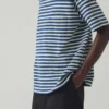 T-shirt comoda a righe larghe T-shirt comoda a righe larghe