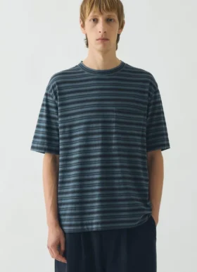T-shirt in cotone biologico a righe sovratinta