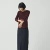 T-shirt Lia in cotone con scollo a barchetta